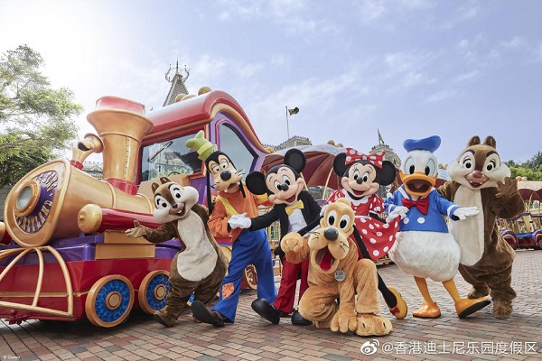 因游客受限 香港迪士尼3年亏72亿